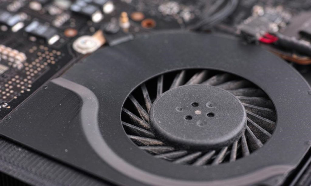 por qué mi computadora se apaga sola