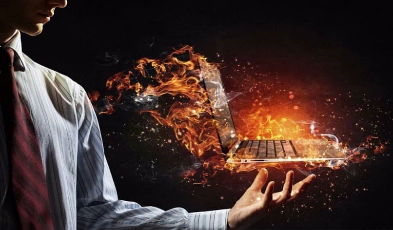 por qué mi computadora se apaga sola